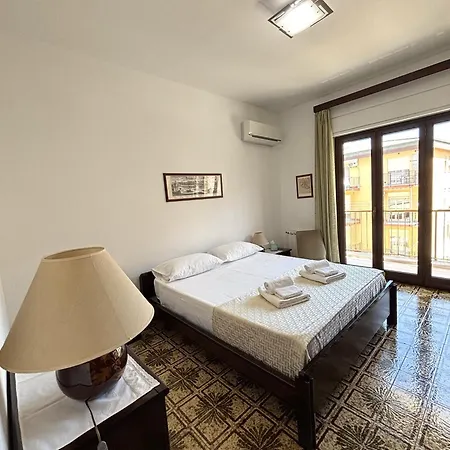 Archimede Lounge * تْشيفالو